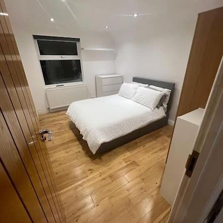 2 Bedroom Apartment In Hampdenrd Londra Exterior foto