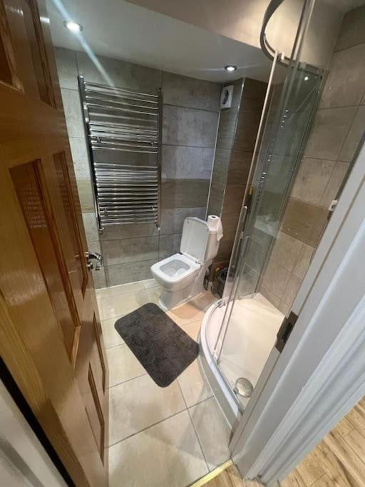 2 Bedroom Apartment In Hampdenrd Londra Exterior foto